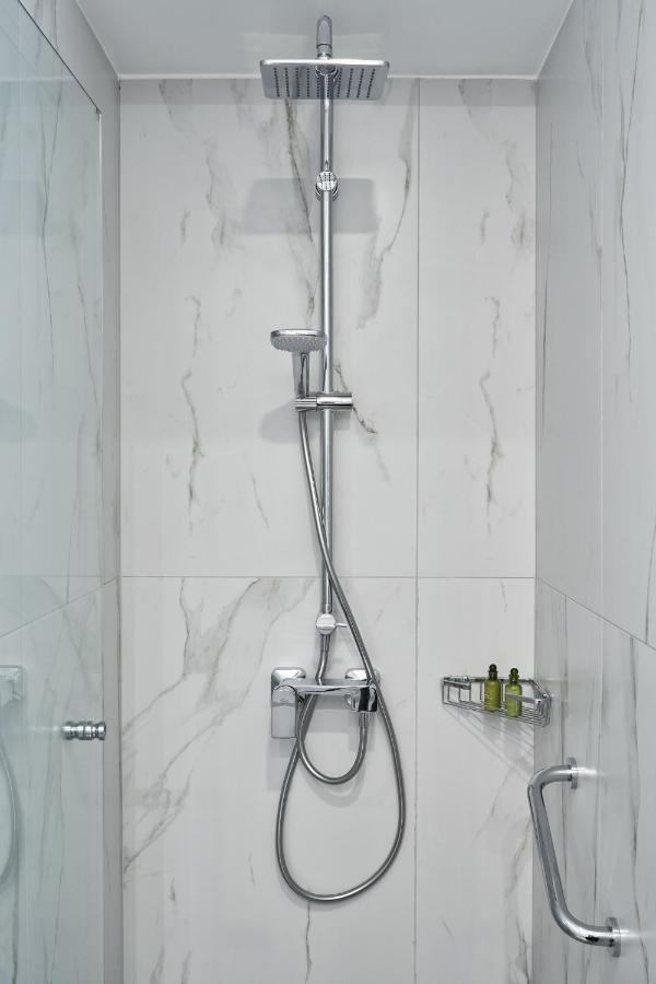 Marvelous N Bright Apt Next To Megaro Mousikis Athena Bagian luar foto