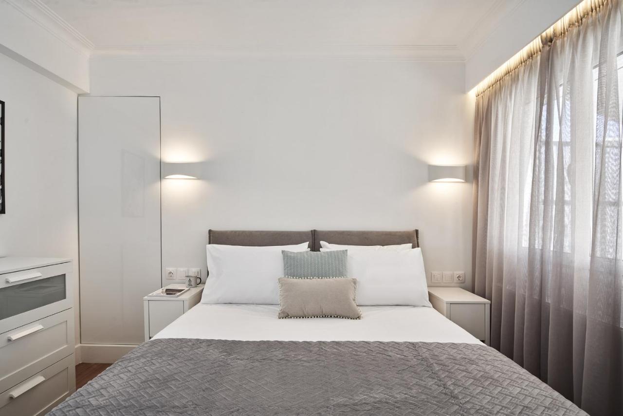 Marvelous N Bright Apt Next To Megaro Mousikis Athena Bagian luar foto